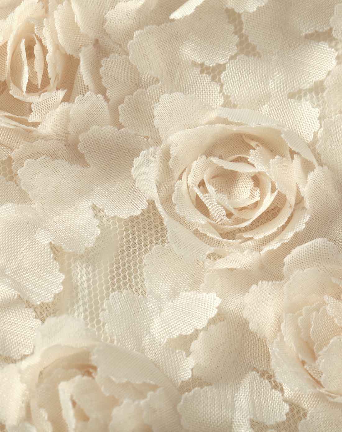 米白色立体花朵连衣裙