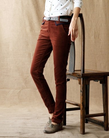 铁锈红休闲裤