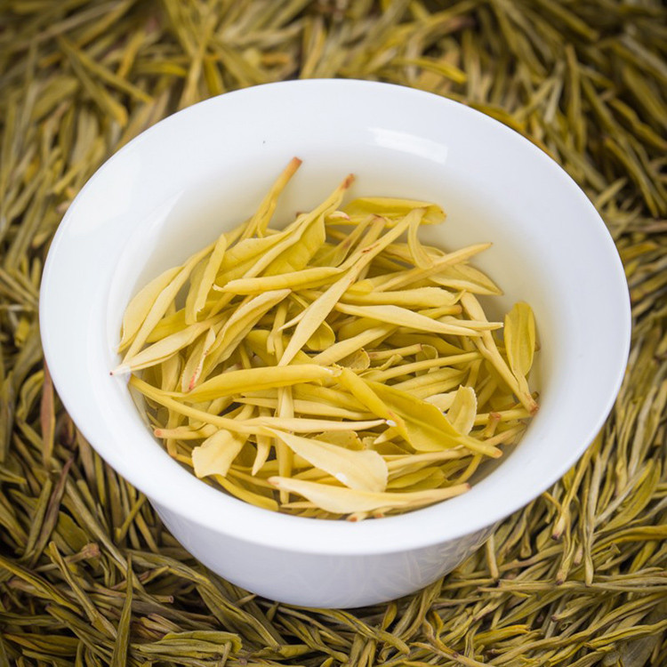 黄金芽 2020明前一级新茶 安吉原料产地白茶绿茶叶125g牛皮袋装