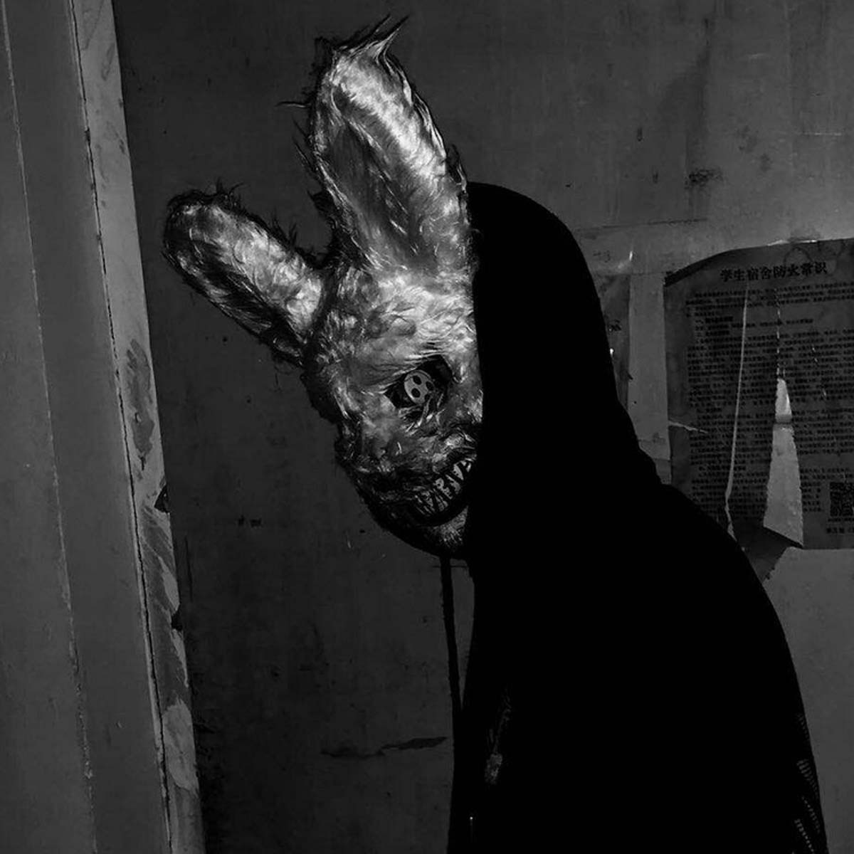 万圣节血腥兔子面具毛绒cos万圣节恐怖兔人面具对可爱动物面具