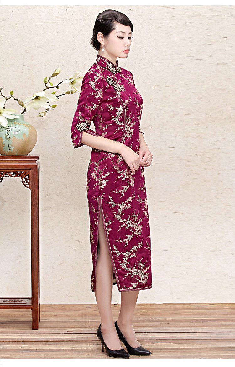 女款枣梅花织锦缎旗袍