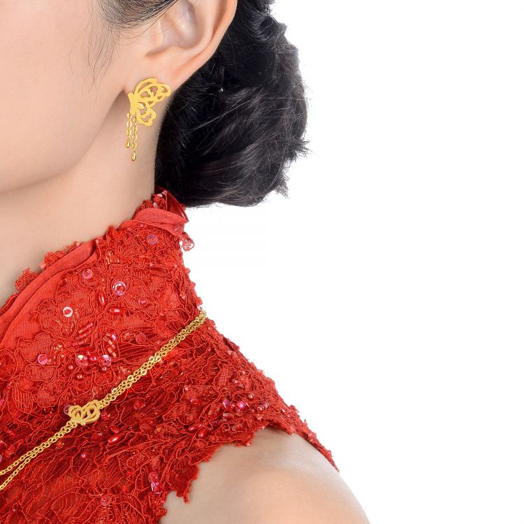 周生生黄金足金婚嫁流苏剪纸蝴蝶耳钉嫁妆耳钉