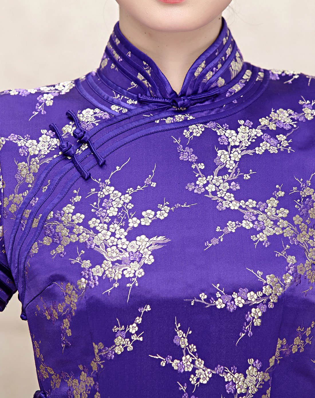 女款紫花织锦缎旗袍