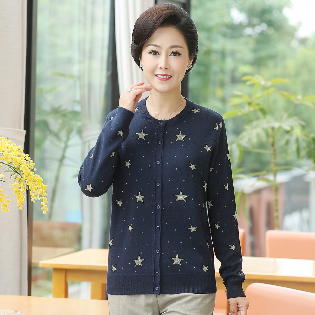 【2020春装新品】休闲百搭圆领针织长袖外套妈妈装中老年女装