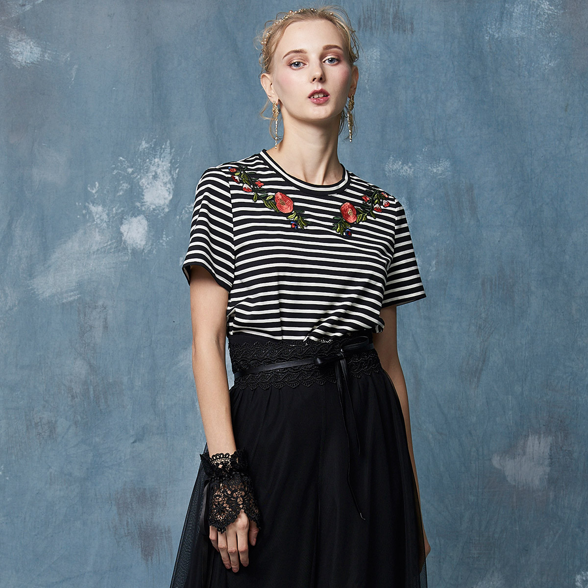 fexata女装套头圆领针织条纹上衣夏季立体刺绣t恤