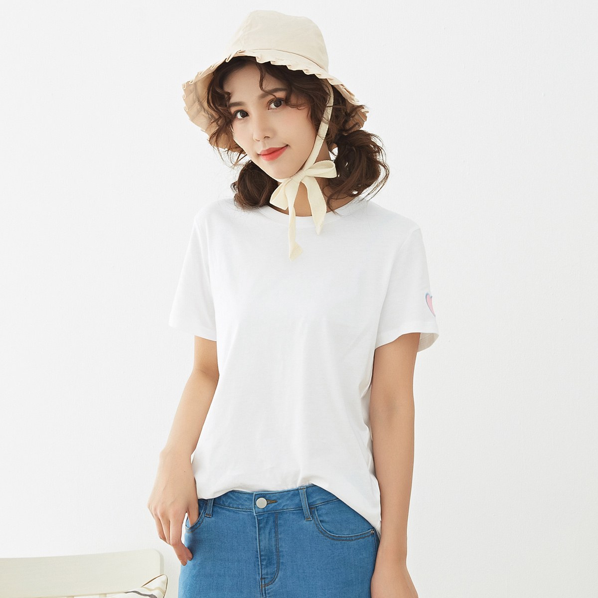 夏装新品简约时尚小清新甜美可爱袖口刺绣女士短袖t恤