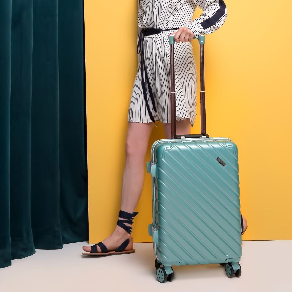 elle 2018年夏日新款斜条纹硬质拉杆箱坚固耐用防摔出行通用行李箱