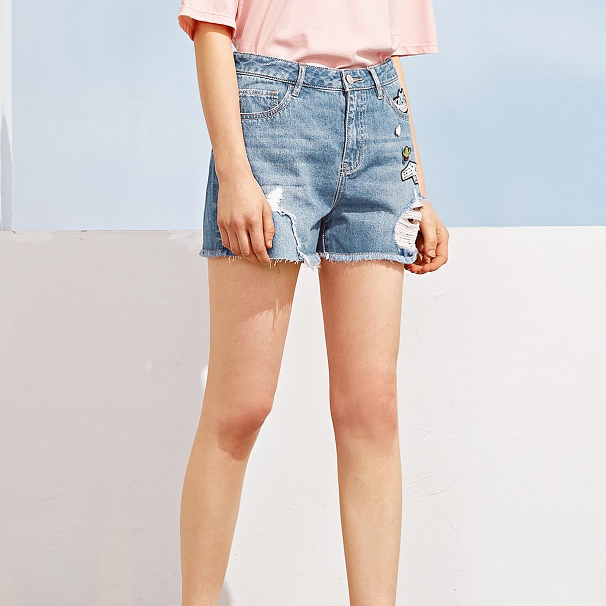 以纯线上品牌夏季破洞牛仔裤女可爱卡通图案宽松中腰牛仔短裤女