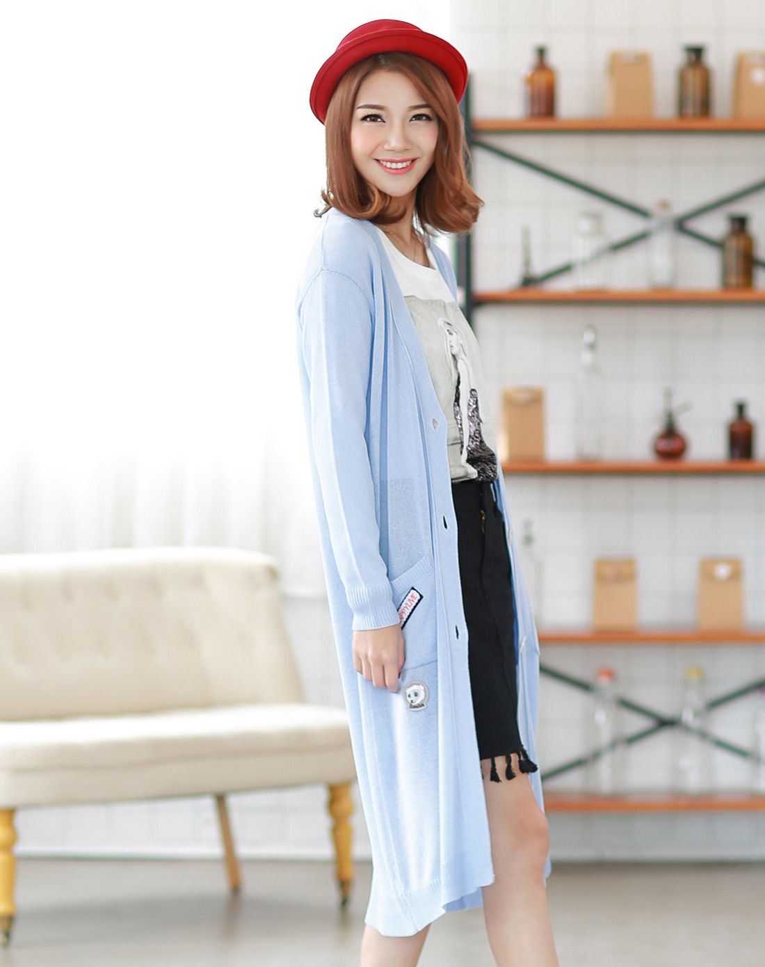 三福时尚男女装SANFU 女款蓝色卡通贴图针织