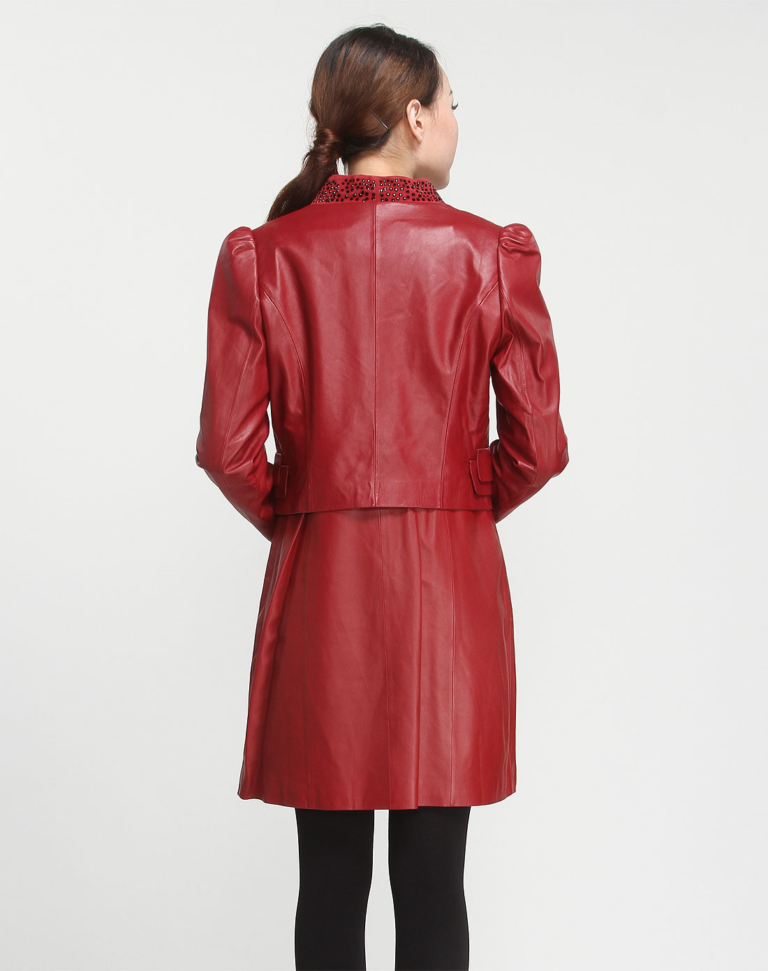 贴珠修身深红色长袖皮衣