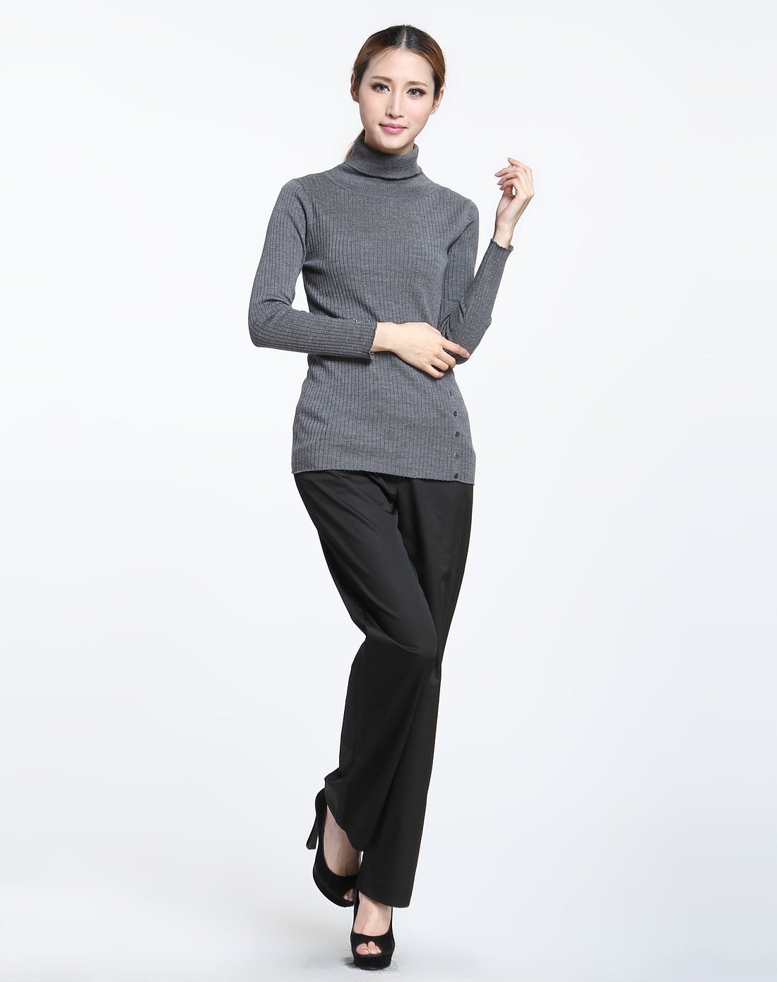 女款煤灰色高领长袖羊毛衫