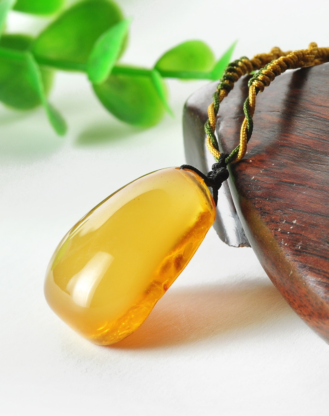 中性 天然琥珀蜜蜡吊坠 附证书
