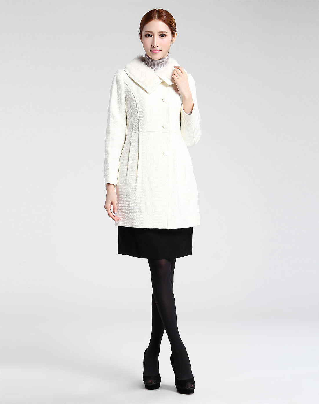 浅米白色毛孔优雅长袖大衣