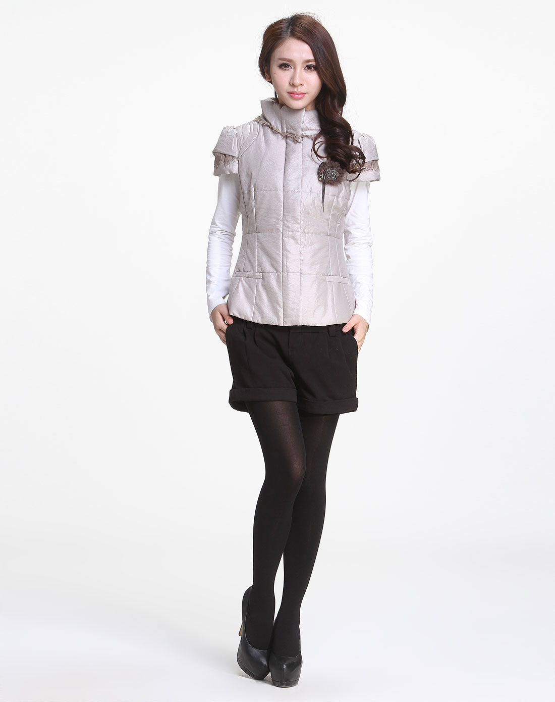 冬日时尚米灰色短袖外套