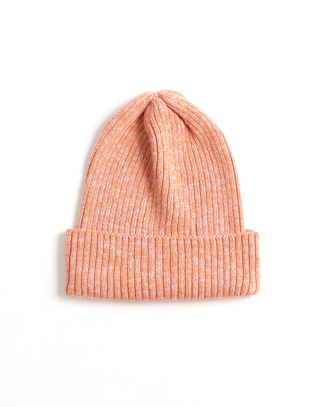 橘色细针编织可爱绒线帽