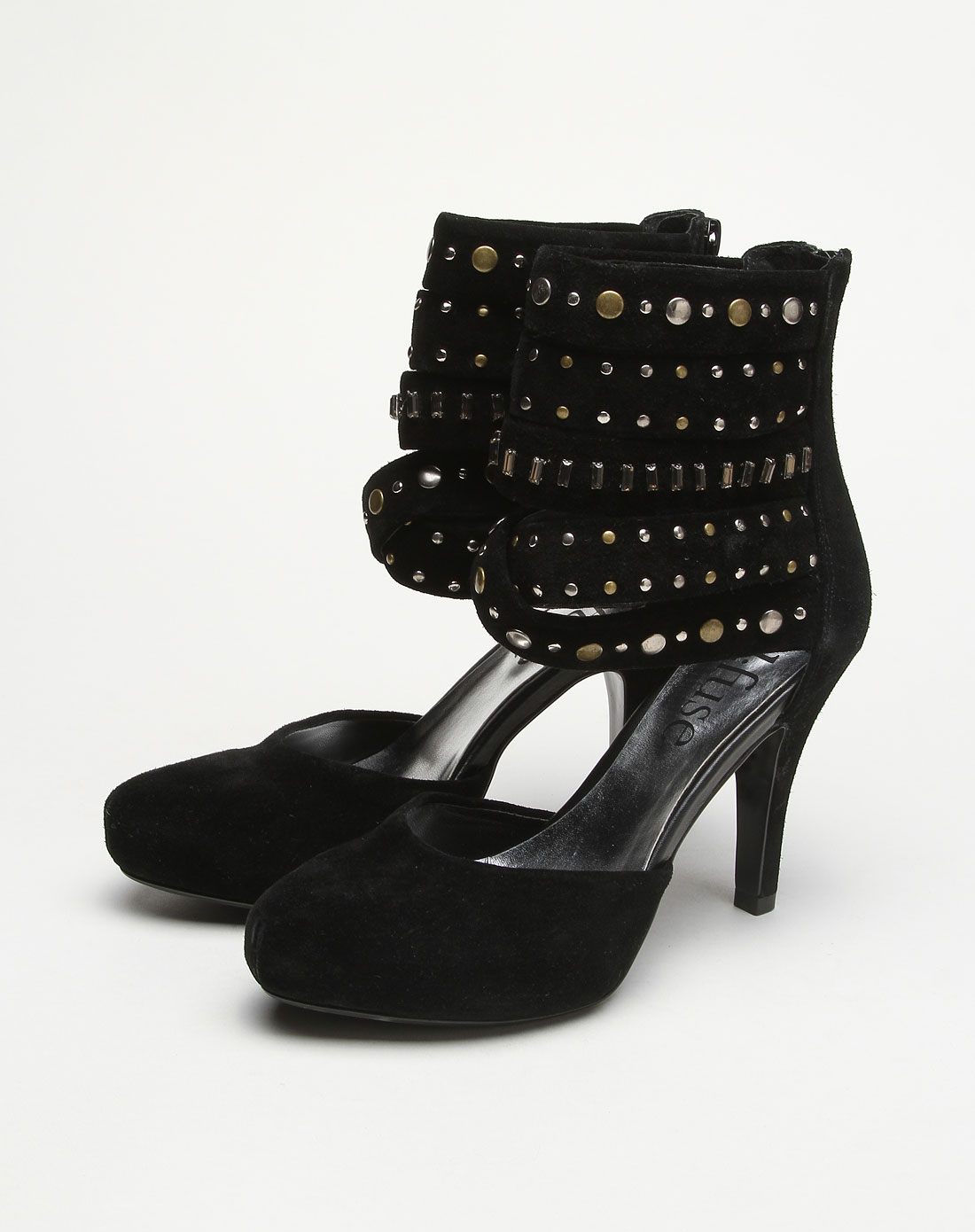 黑色铆钉时尚高跟单鞋