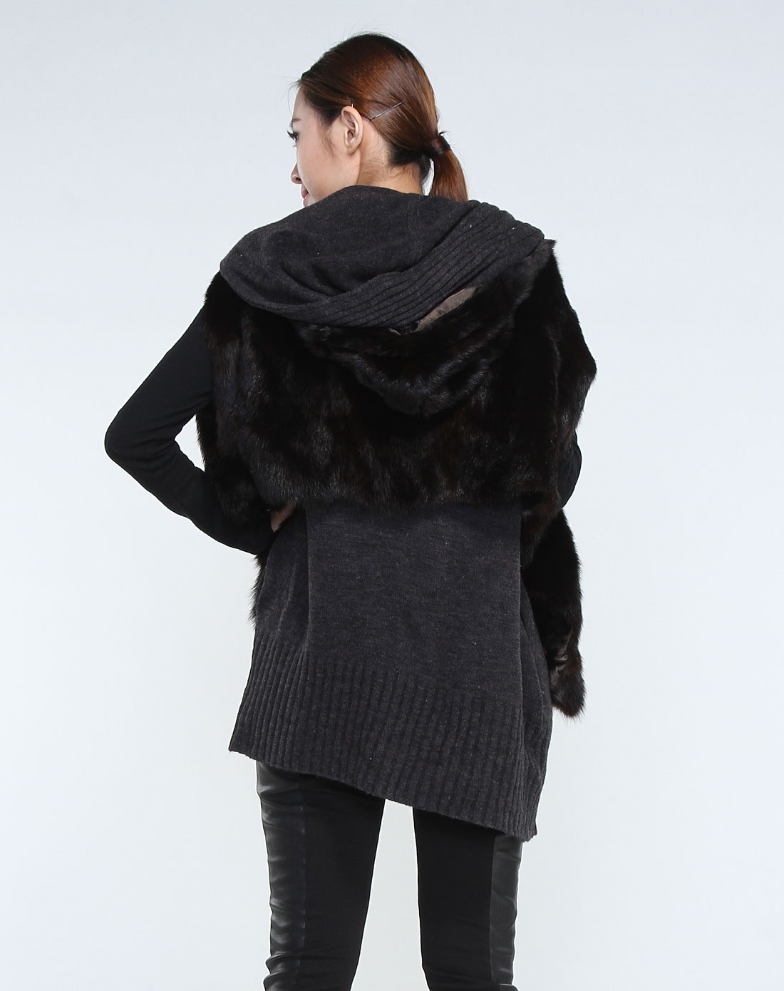 女款青根貂黑灰色时尚针织披肩
