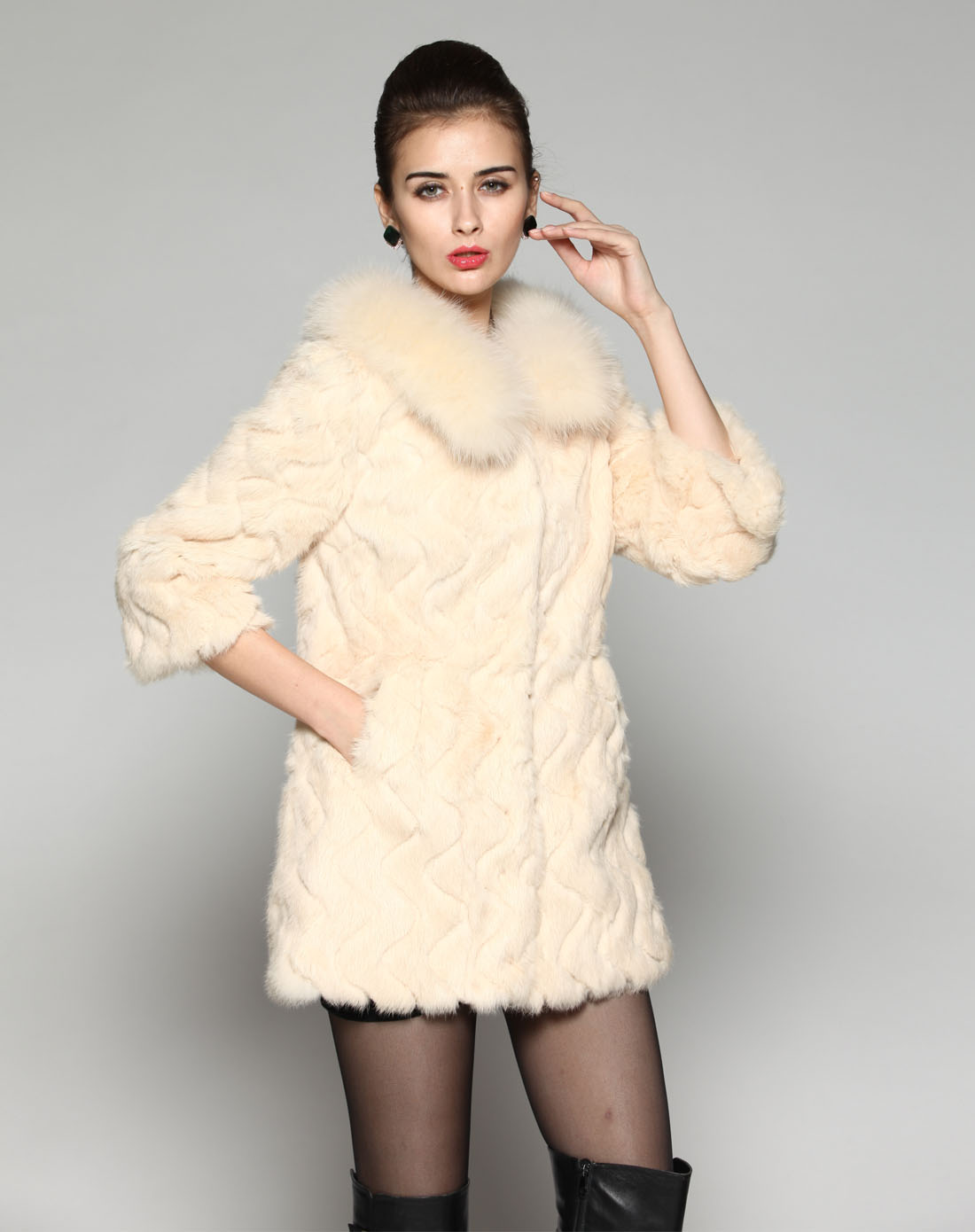 女款米白色兔毛皮草狐狸毛领皮草
