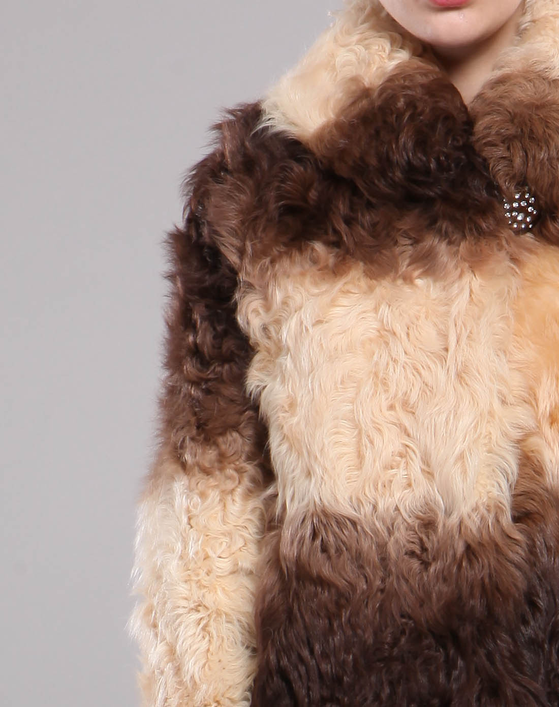 女款粉色湖羊毛皮草