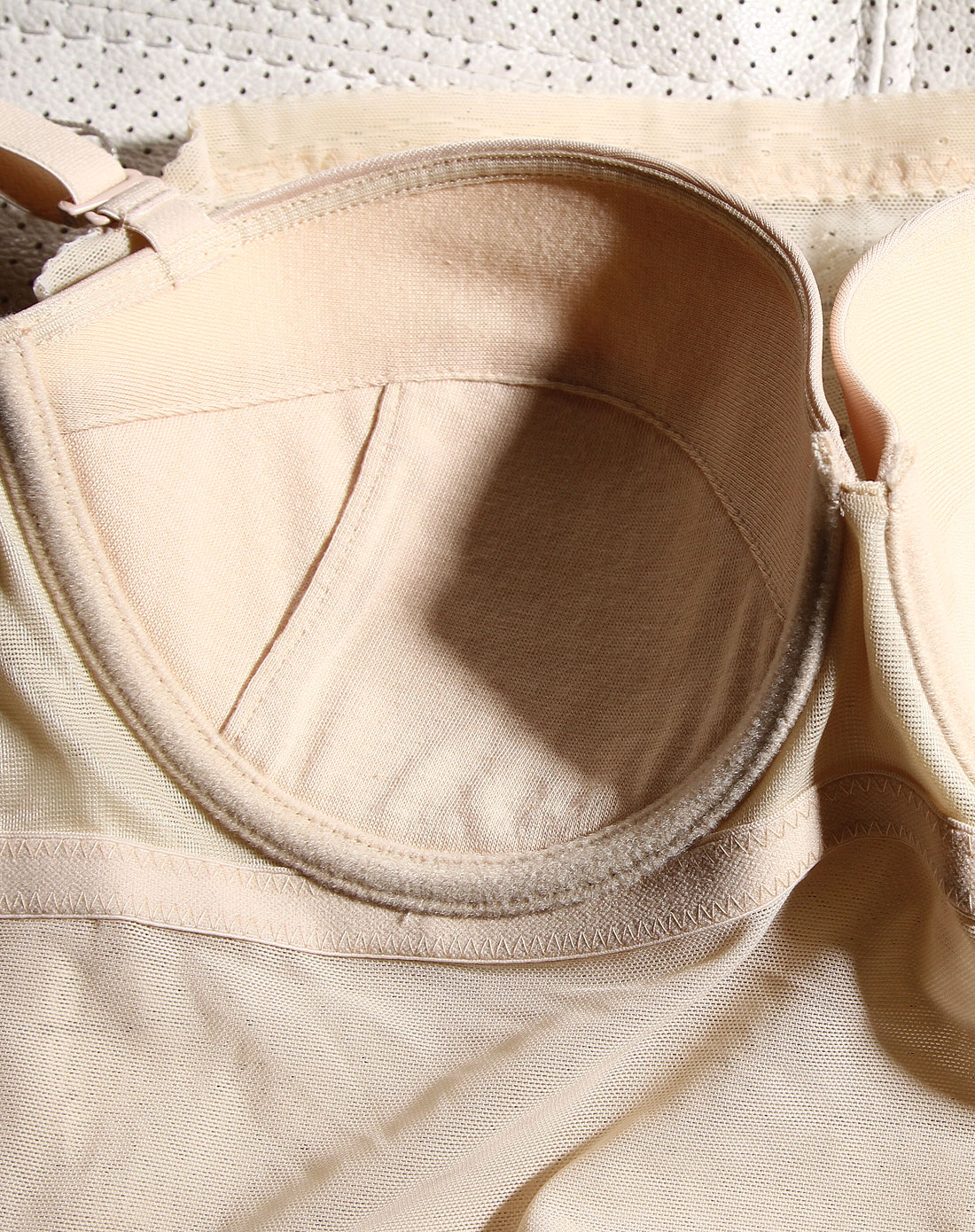 内衣专场aimer 女款肤色典雅绣花抹胸式1/2薄杯文胸am11f1-26_唯品会