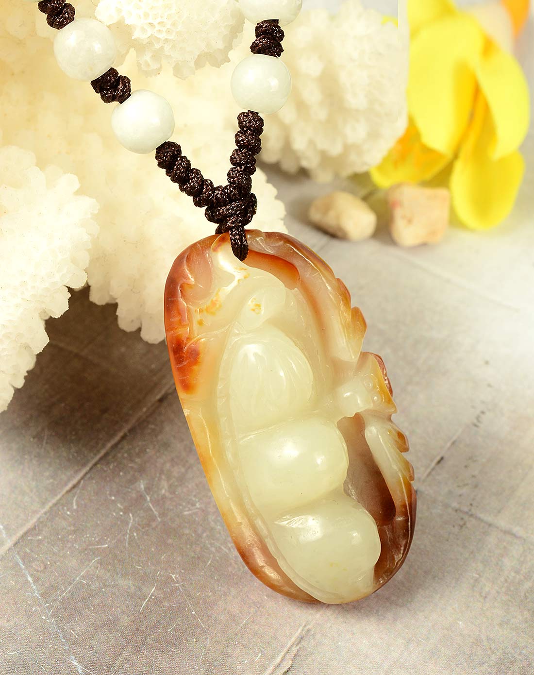 中性和田玉平安豆挂件(附证书)