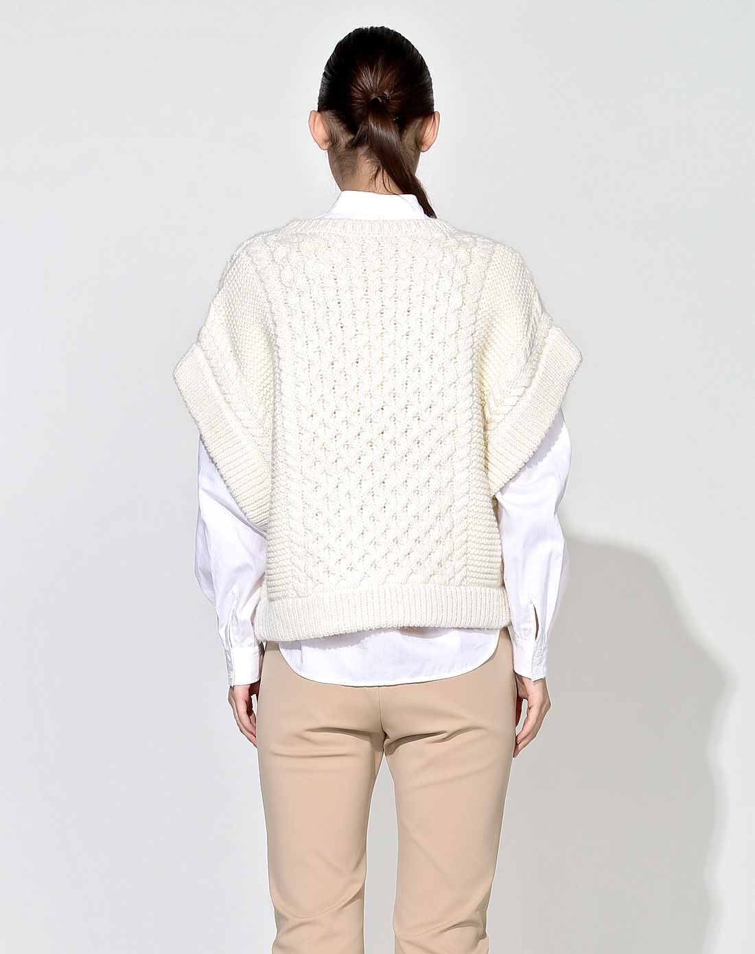 时尚斯文白色盖肩袖毛针织衫