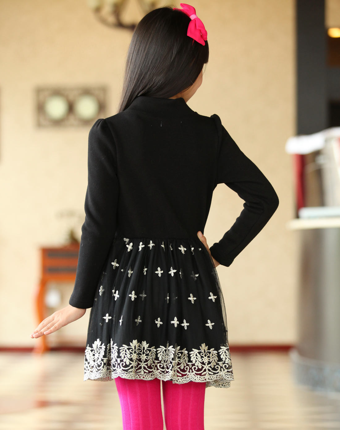 女童黑色连衣裙