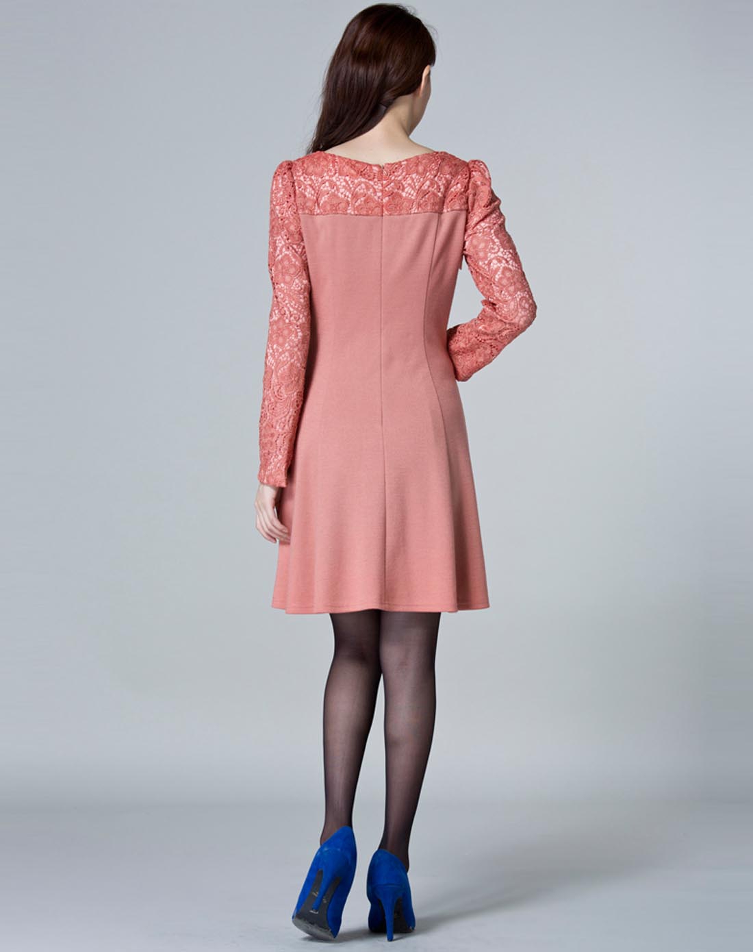 暗粉色长袖蕾丝拼接优雅修身连衣裙