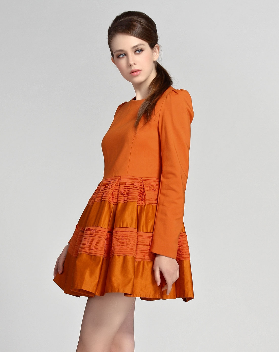 橙色时尚简约长袖连衣裙