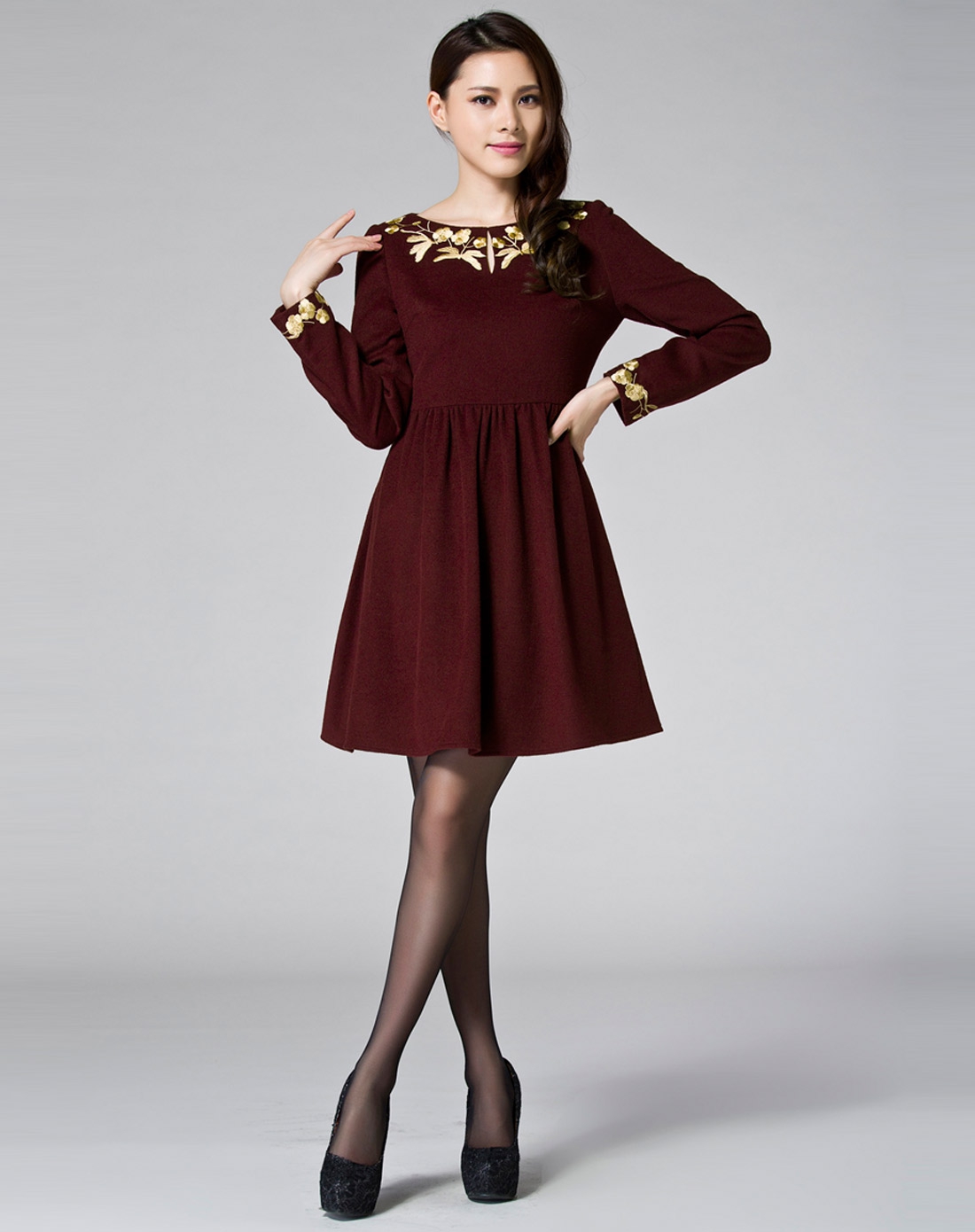 酒红色长袖优雅秋冬毛呢连衣裙