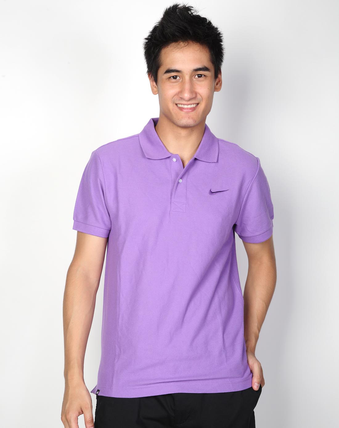 男子紫色短袖polo衫