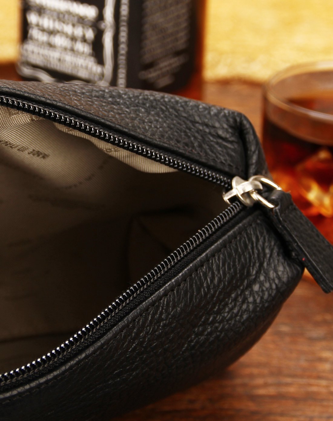 意大利沙芬旅行化妆包黑色真皮