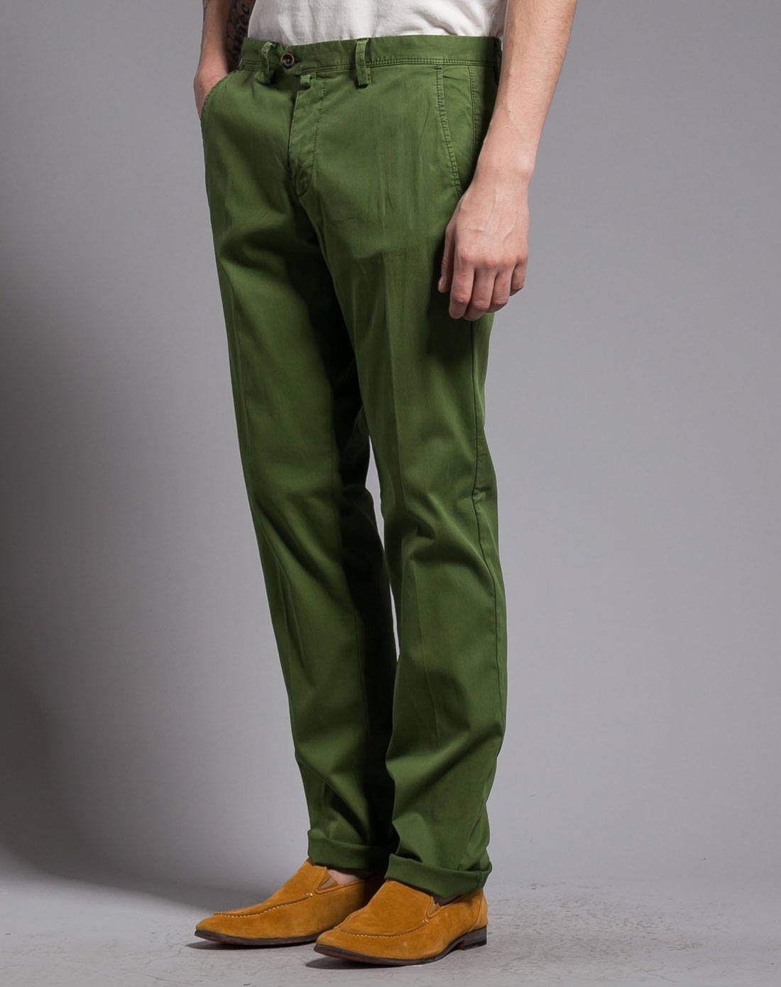 男款深绿色休闲裤