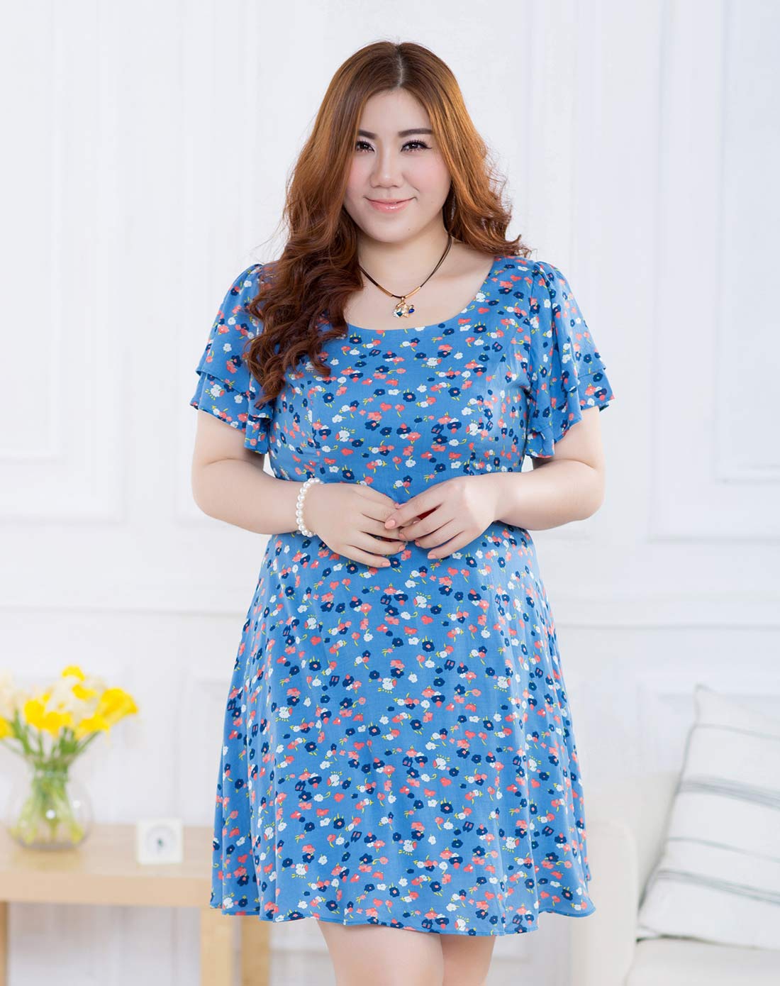 浅蓝色碎花田园风格短袖连衣裙
