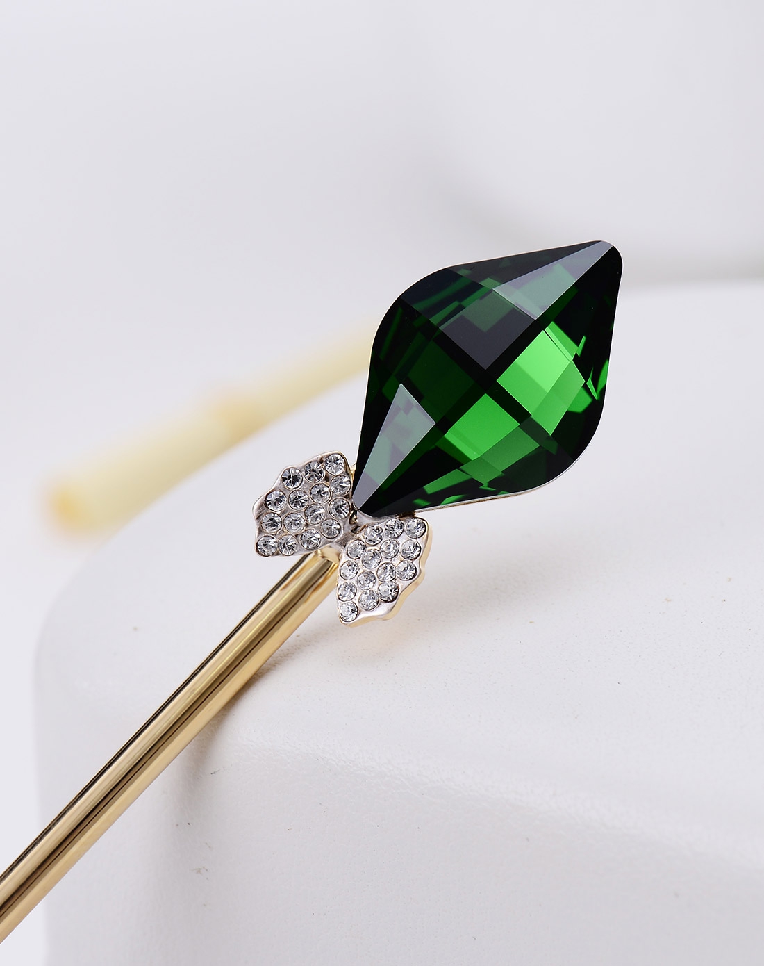梭形绿色水晶发簪