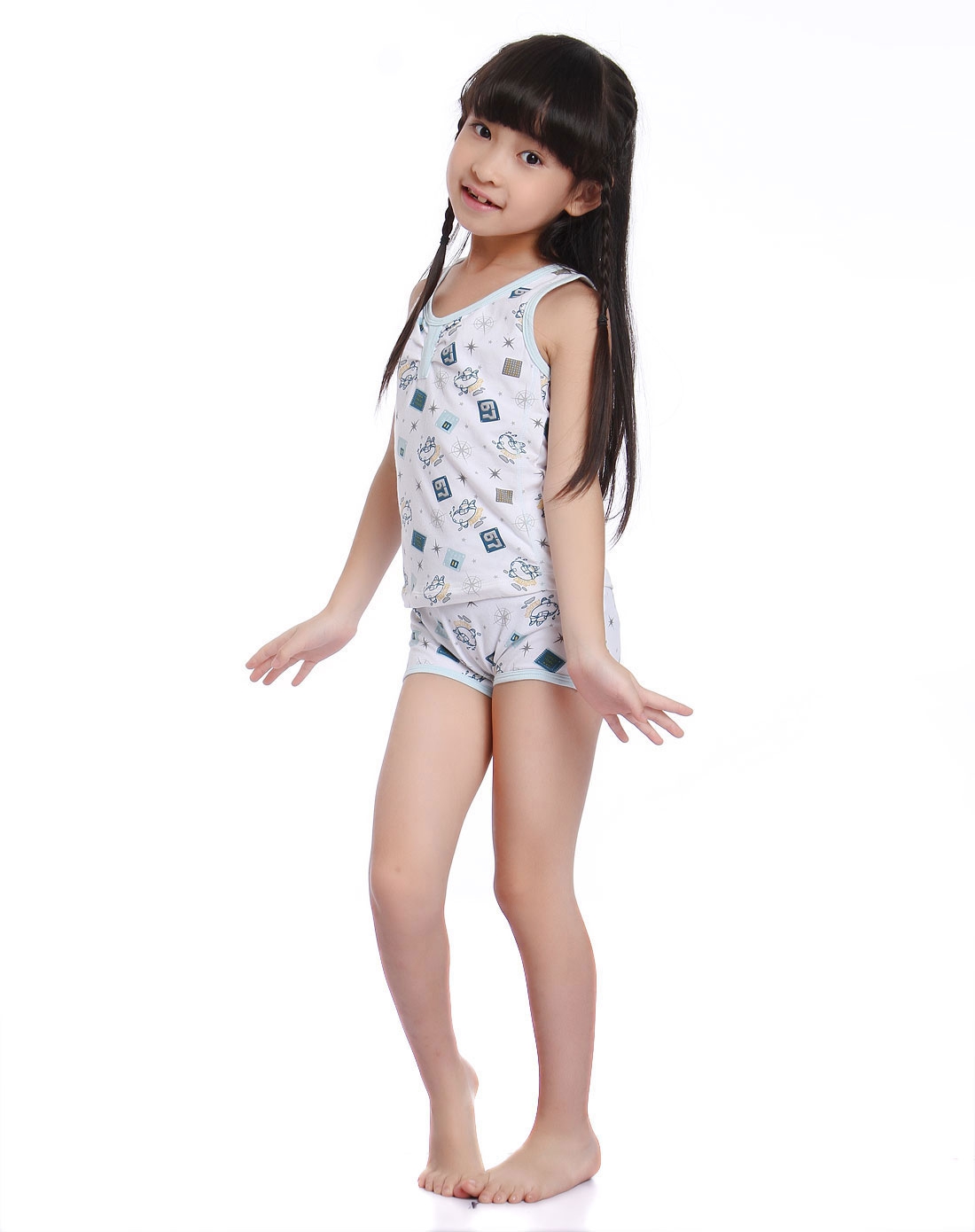 女童浅蓝色时尚无袖套装