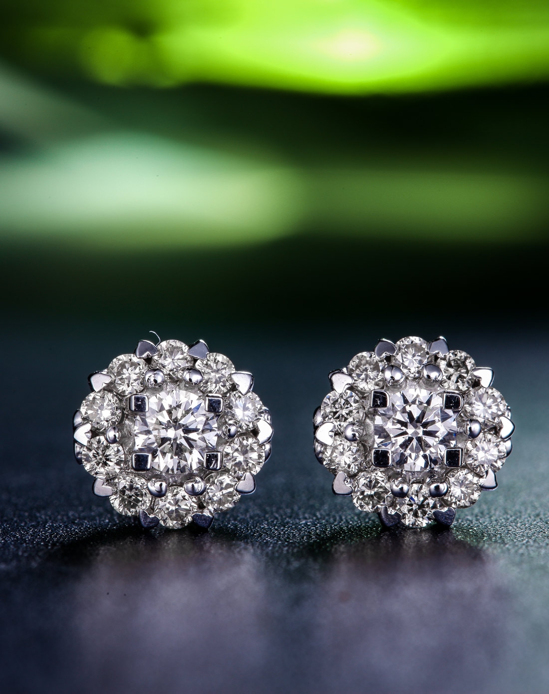 白18k金共36钻石耳钉-触电