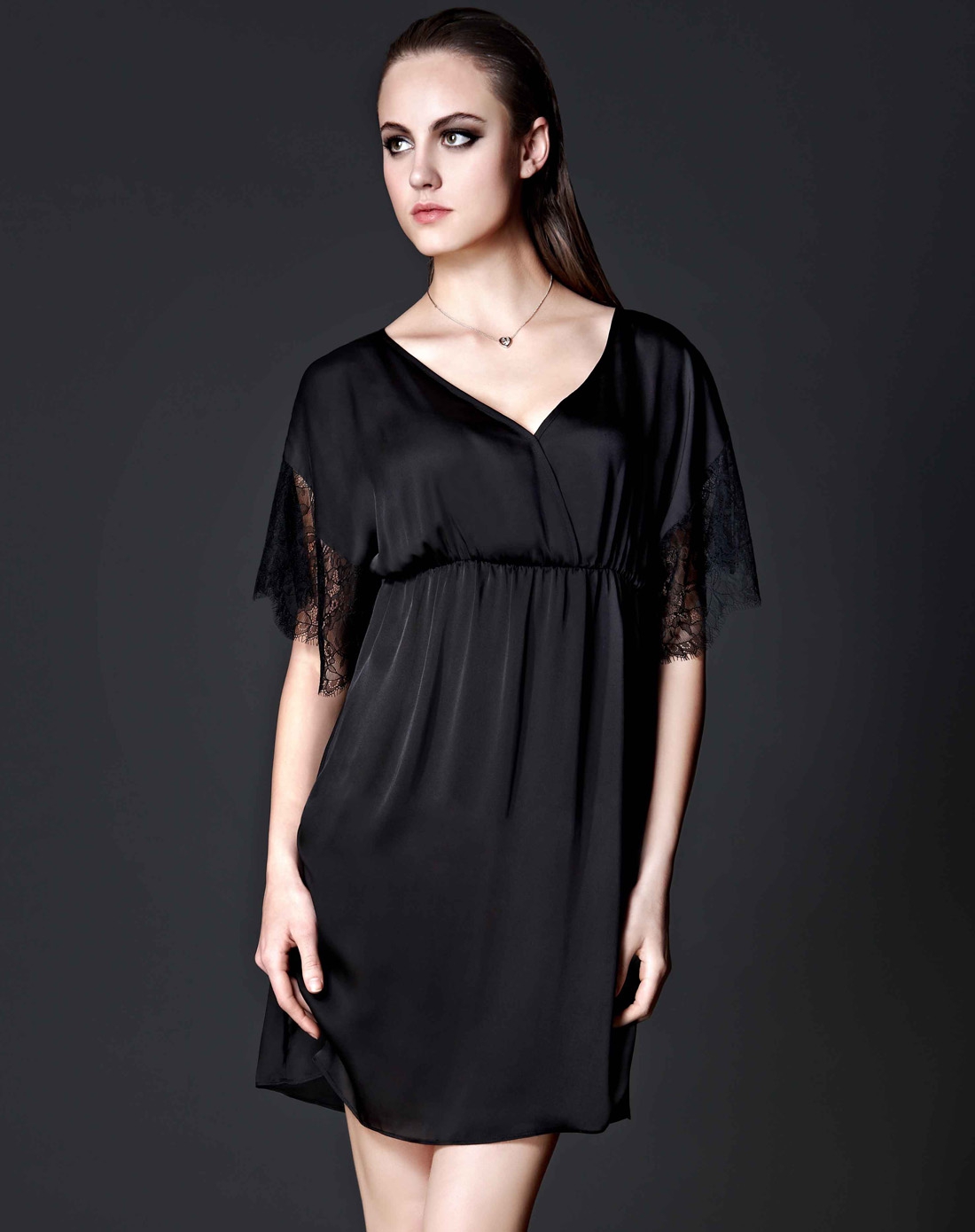 女款黑色高贵典雅真丝v领短袖家居连衣裙