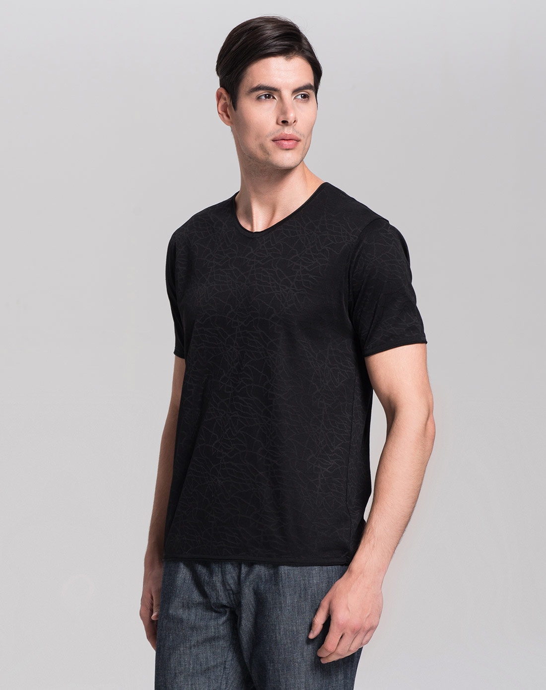暗纹黑色短袖t恤