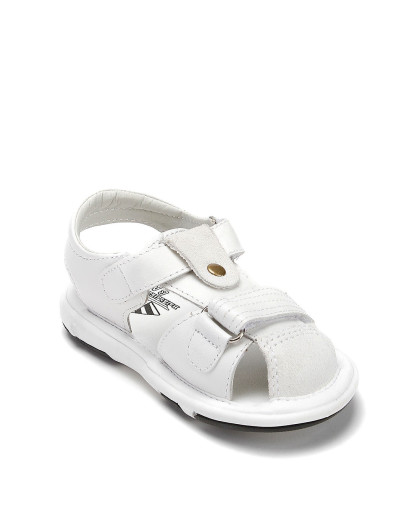 男童时尚白色皮凉鞋