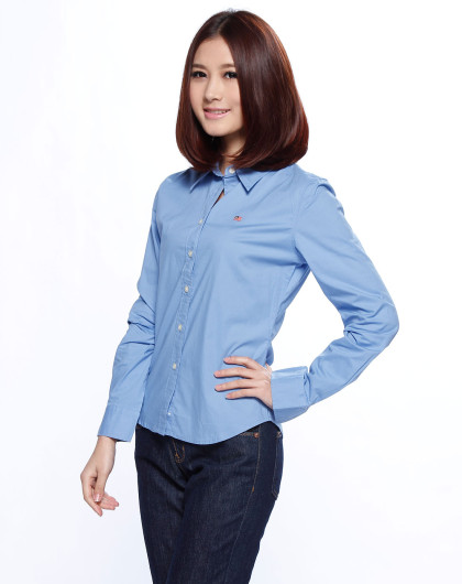 女款天蓝色翻领长袖衬衫