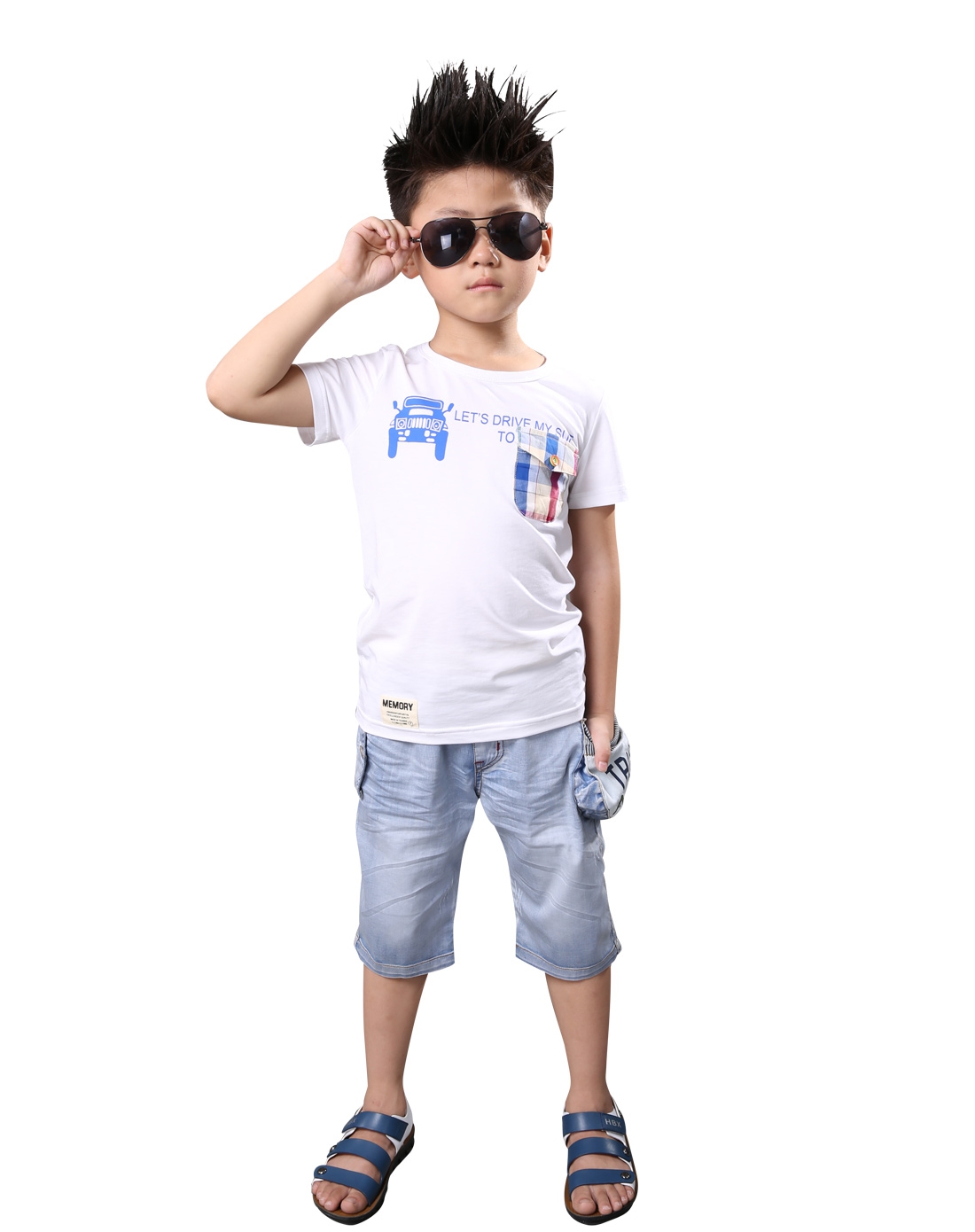 男童白色短袖t恤