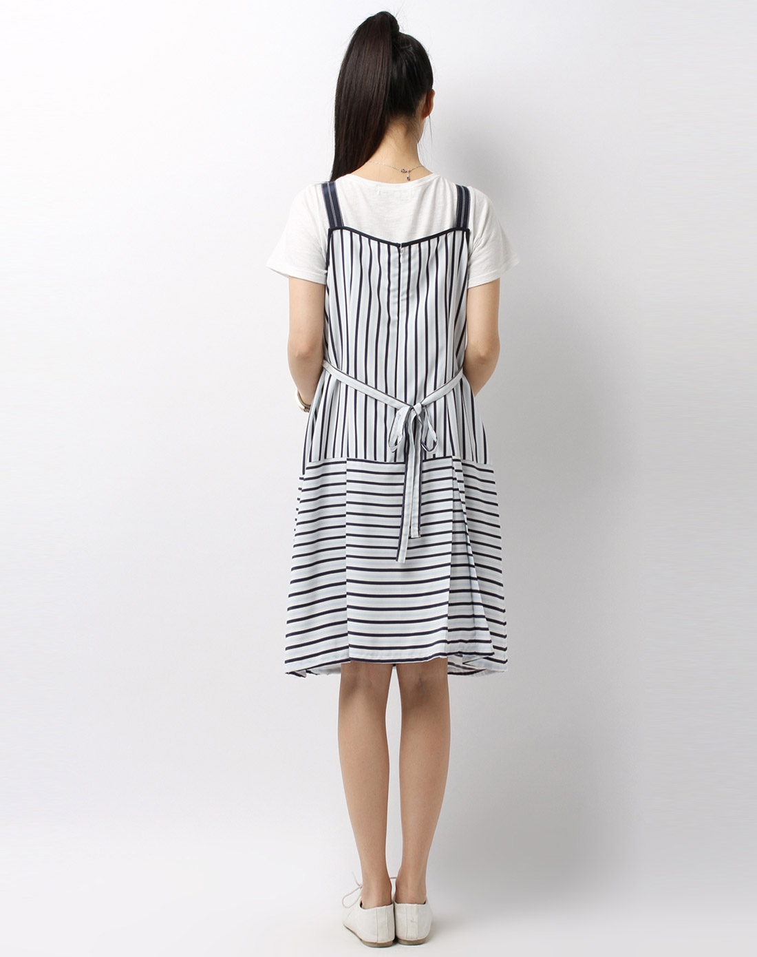 女款蓝白条纹连衣裙