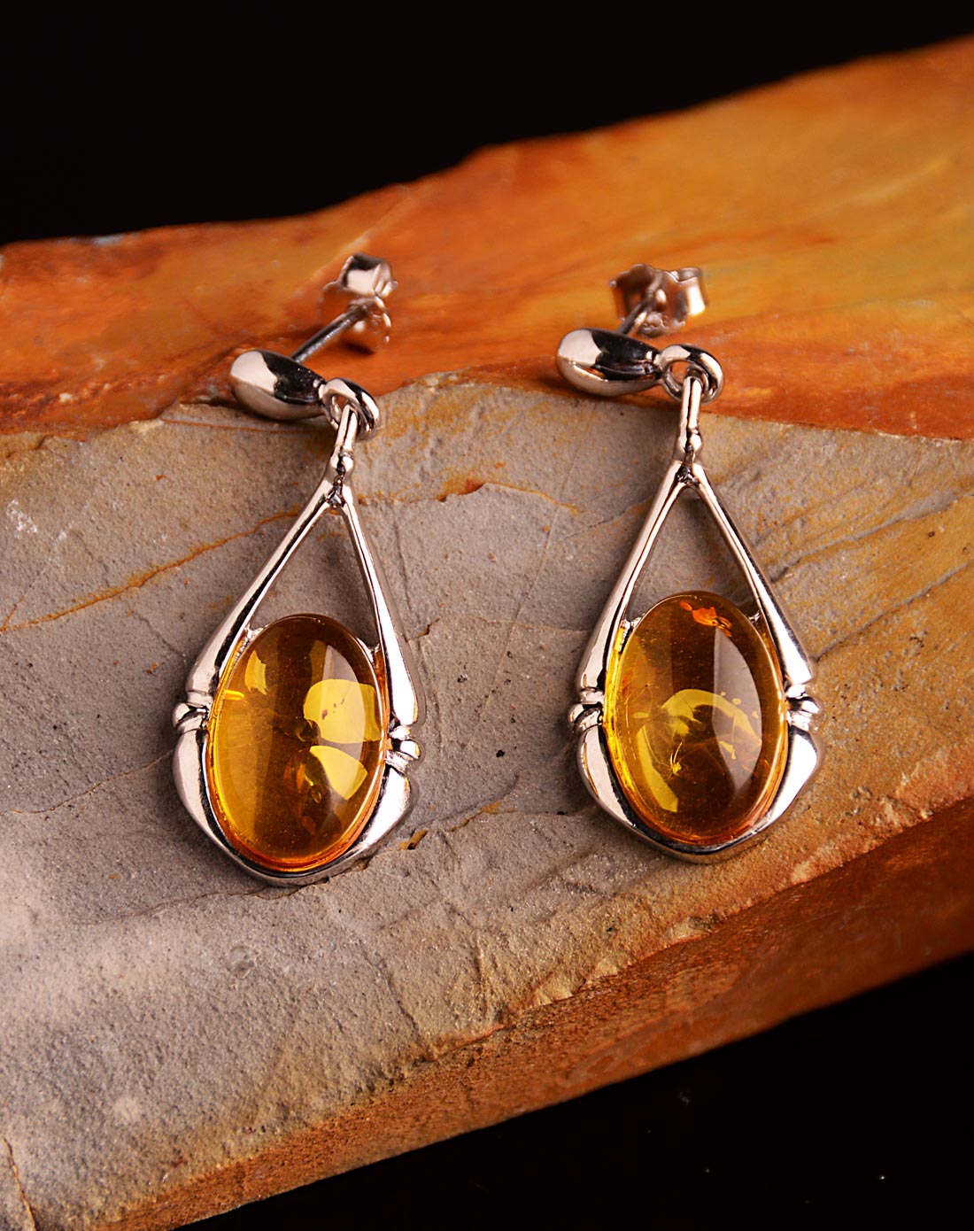 晶莹透亮花珀耳环(附证书)