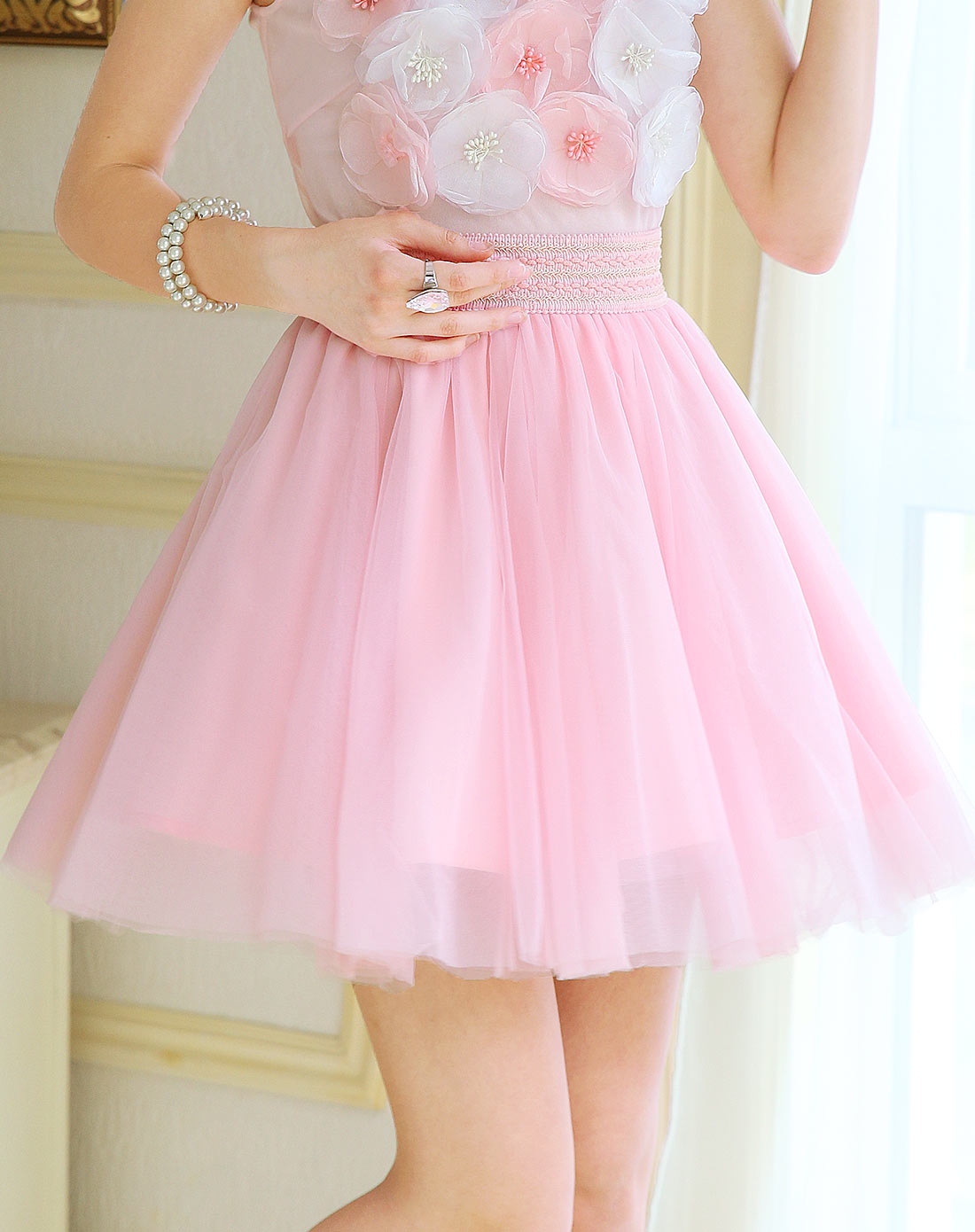 浅粉色网纱高腰蓬蓬半身裙