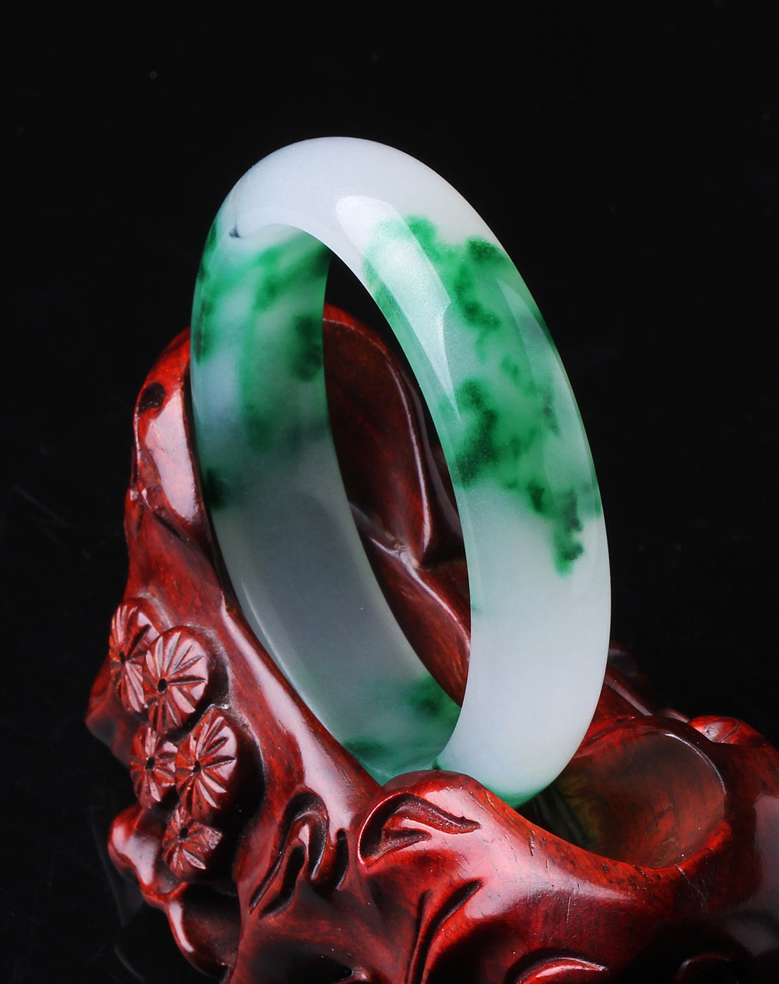 满园春色--台湾玉手镯(大)内径61mm以上 (国家权威认证)