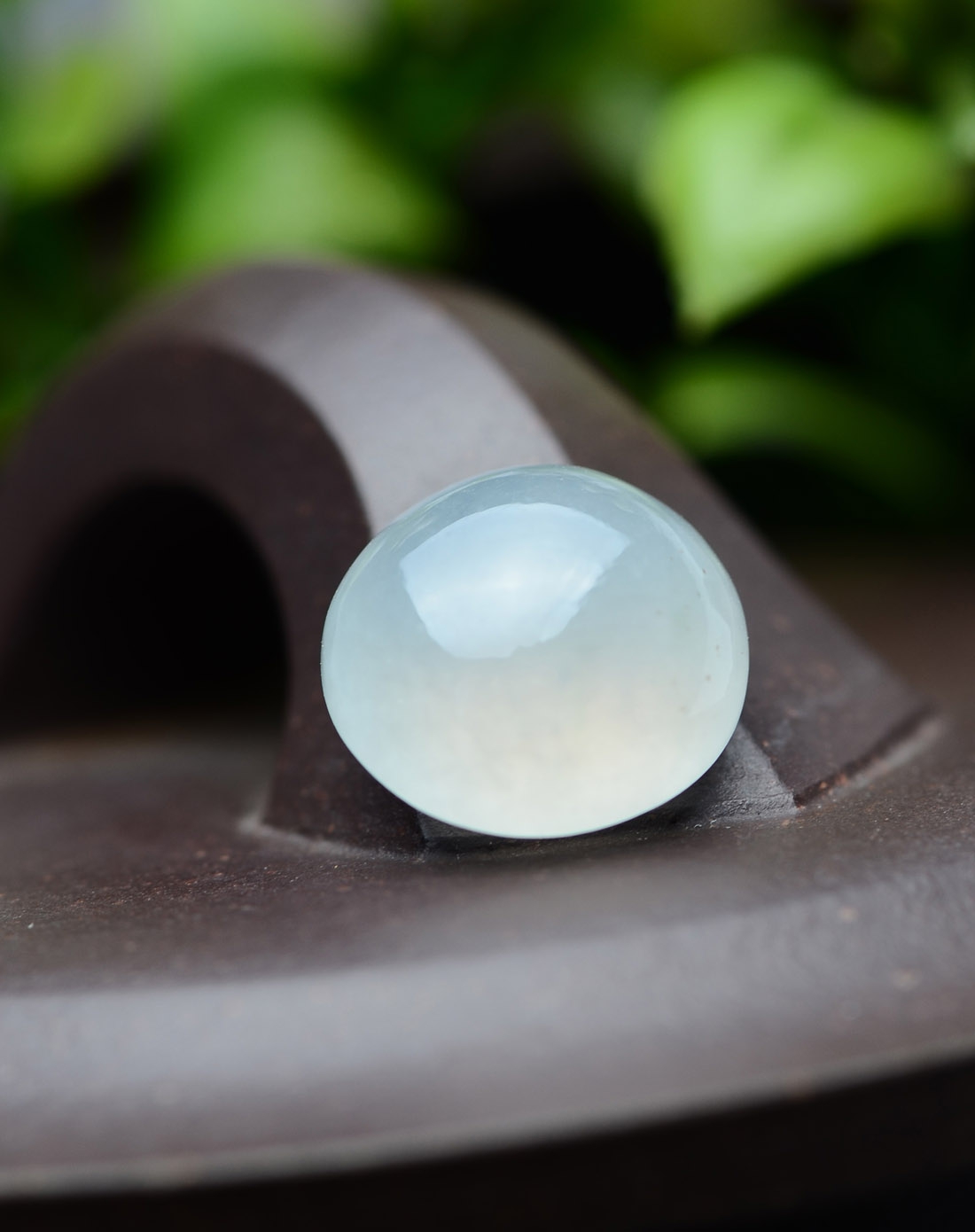 天然翡翠白冰蛋面