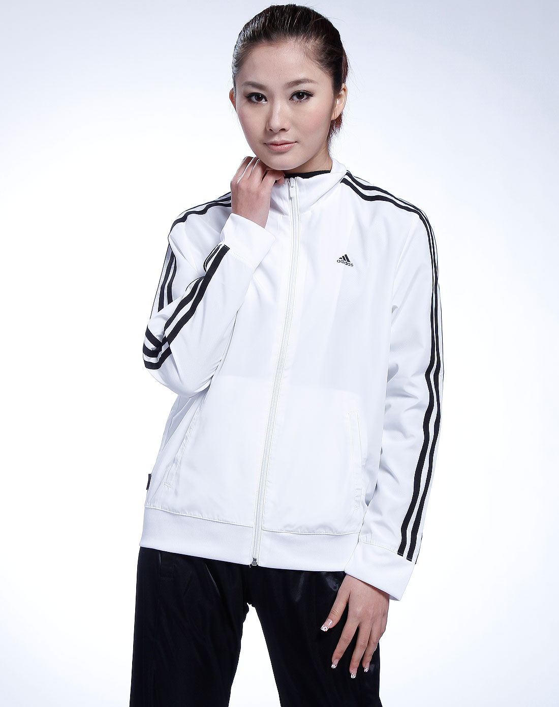 阿迪达斯adidas女装专场-女款白色梭织长袖外套
