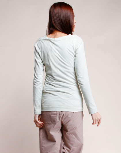 浅豆绿色简洁长袖t恤