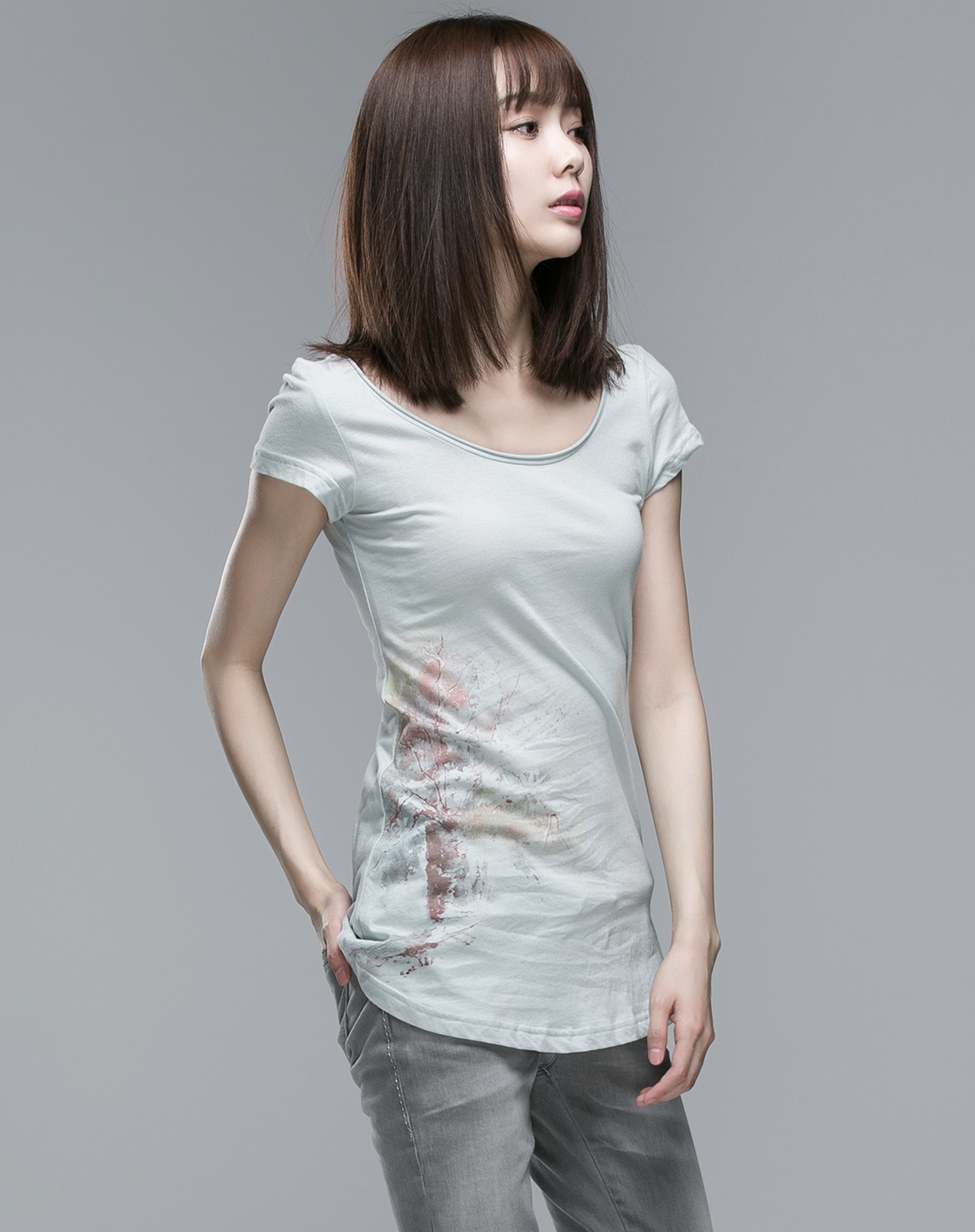 侧面印花圆领短袖t恤